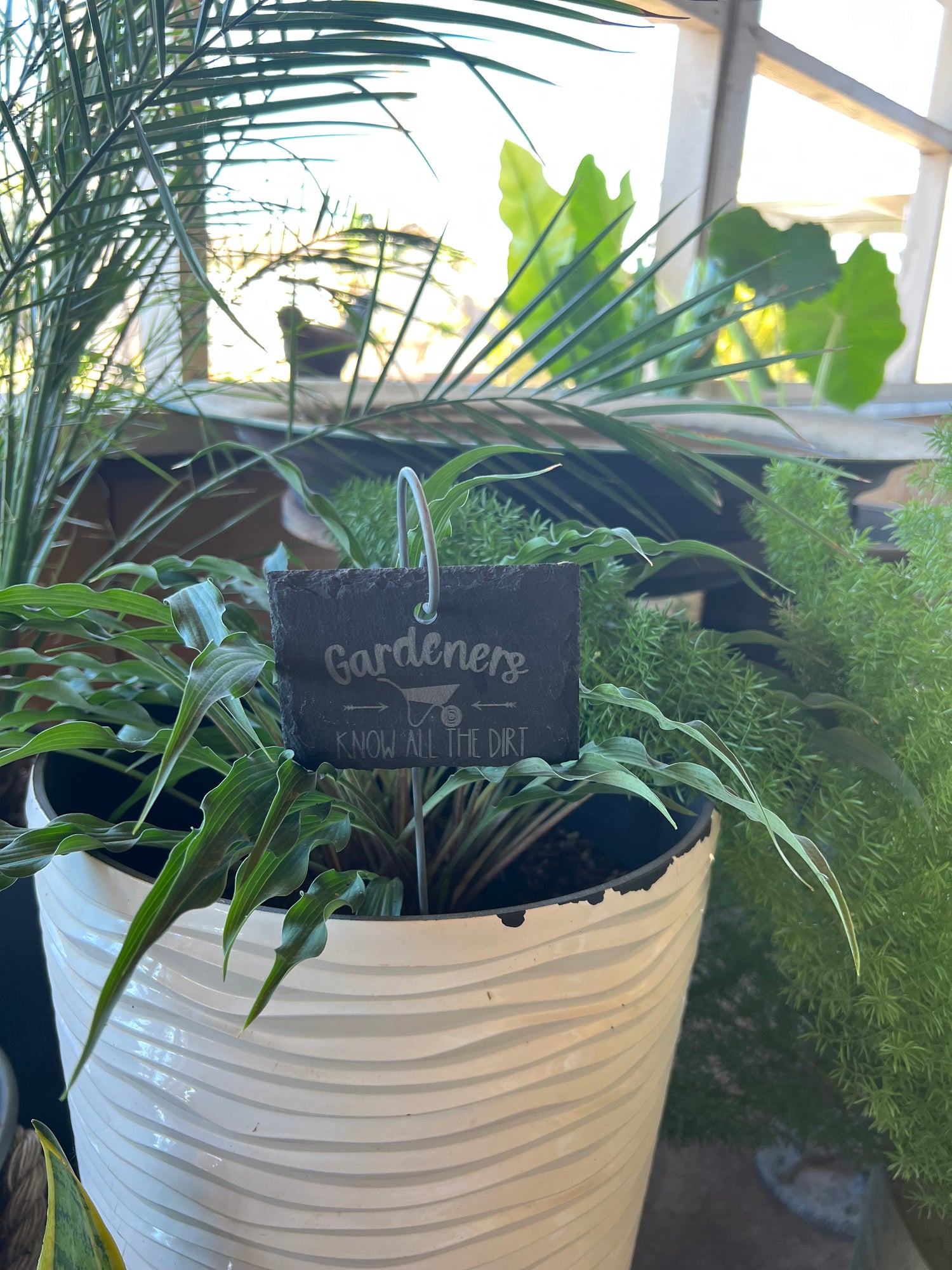 Slate Plant Marker - Engraved with 'Gardeners Know All the Dirt' - Unique Gift for Green Thumbs